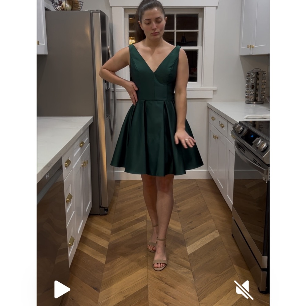 Betsy & Adam Fully Lined Dark Green Party Dress​​. Worn once. With Pockets!